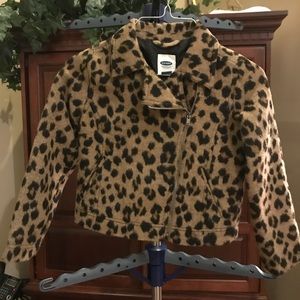 Girl’s leopard print coat.